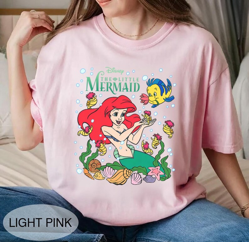 Camiseta de Ariel en acuarela, camiseta de La Sirenita bajo el mar, vacaciones en crucero de Disney, sudadera de viaje a Fantasyland, regalo para niñas de Flounder y caballito de mar imagen 7