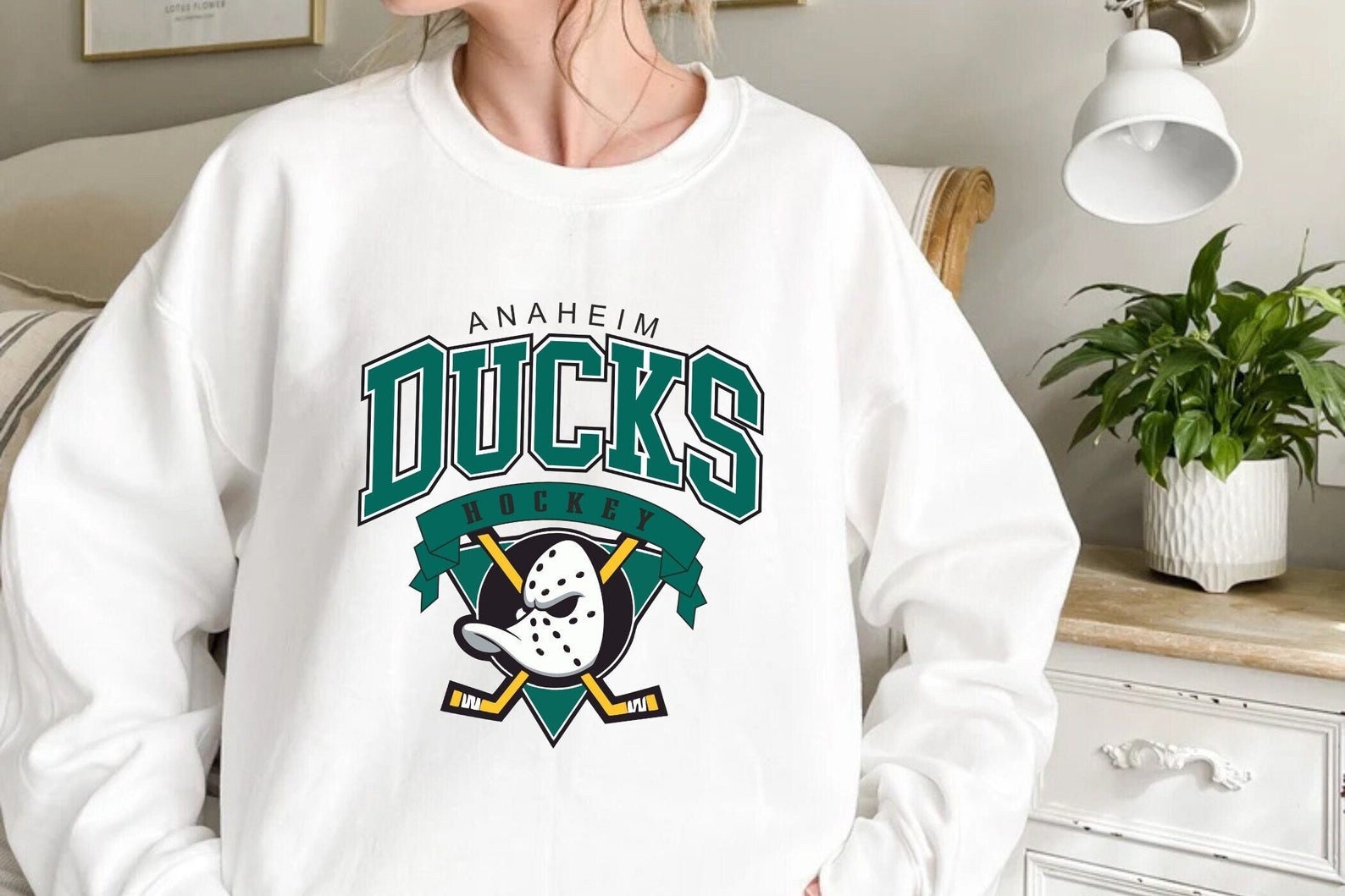 Connie Moreau #18 Ducks Jersey T-Shirt-Mens Small: Buy Online at
