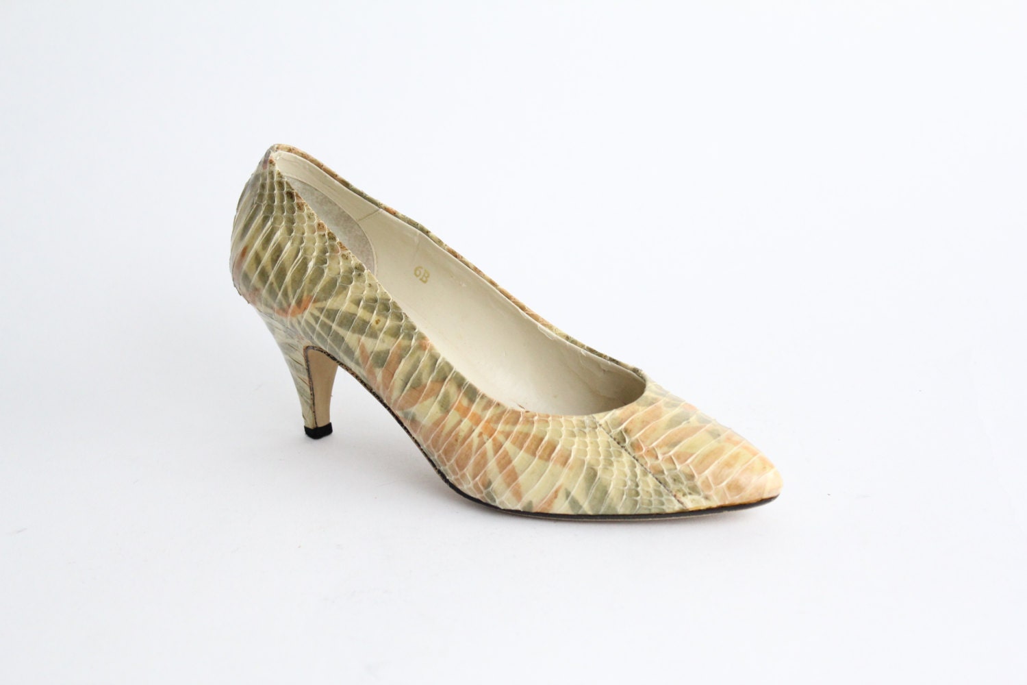 Size 6 Vintage Snakeskin Shoes Floral Print Snakeskin Court Shoes Muted ...