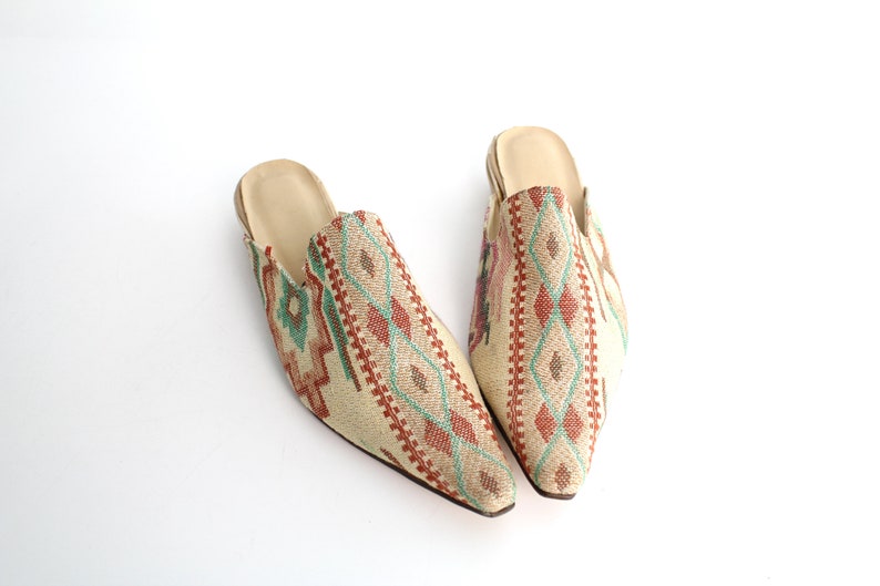 size 6 Vintage Tapestry Cylinder Heel Mules Pointed Toe Woven Cotton Leather Lined Flats Western Leather Shoes 36 image 2