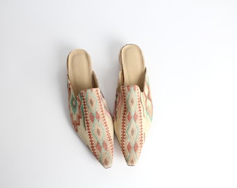 size 6 Vintage Tapestry Cylinder Heel Mules | Pointed Toe Woven Cotton Leather Lined Flats  | Western Leather Shoes | 36