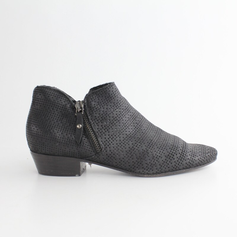 Italian leather boots 37