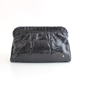 Bolso de mano vintage de piel de serpiente plisado de los años 70 / Bolso de noche de piel de lagarto negra / Bolso de mano Etienne Aigner