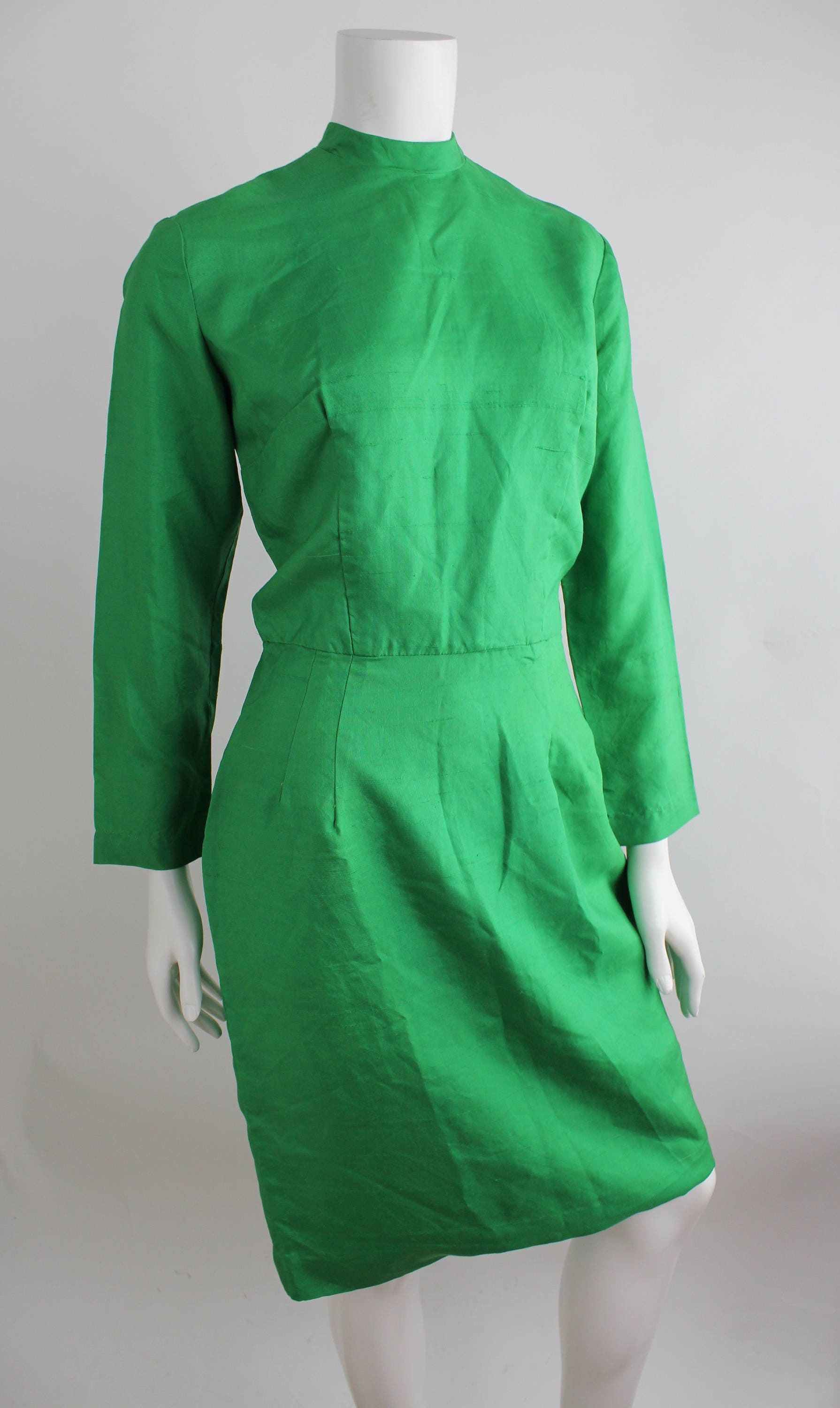 green emerald velvet dress Kelly green coquette style dress w Bow detail – Sofi Stella Women's &  Children's Boutique