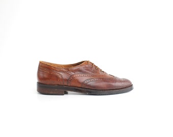 sz 9 to 9.5 Vintage Joan & David Leather Oxfords | Brown and White Leather Wingtip Shoes | 39 to 39.5