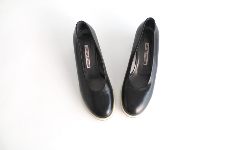 size 8 Vintage Walter Steiger Black Leather Pumps Round Toe Smooth Leather Court Shoes 38.5 image 2