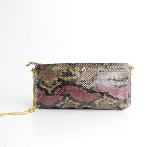 Bolso de noche vintage de piel de serpiente de los años 70 / Bolso exótico con estampado de pitón y correa de cadena dorada / Bolso de mano rectangular de piel de serpiente