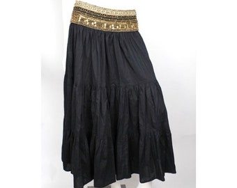 Spódnica maxi Saks Fifth Avenue w stylu vintage | Długa spódnica boho z koralikami | Spódnica z czarnej bawełny z warstwami i złotym paskiem z koralików i cekinów | S