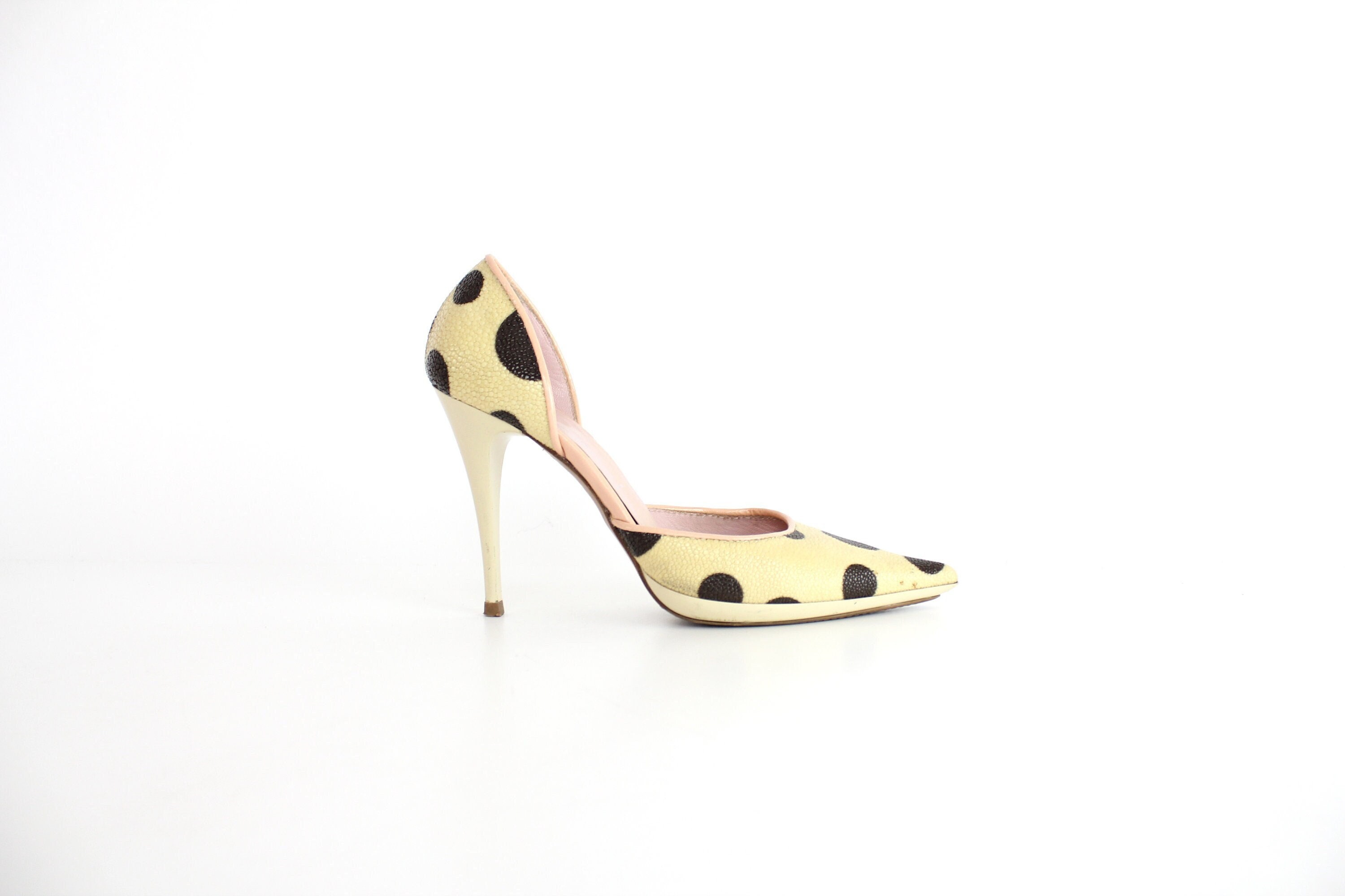 シューズ・サンダルその他 CASADEI Woman Pumps Yellow 1F915W080MC2627 1200 Casadei Yellowish Gold Leather Strappy Heels/Sandals w/Amber