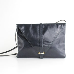 Vintage Rodo 1970s Italienische Ledertasche | Große Glattleder Umschlag Clutch | Rodo Umhängetasche aus schwarzem Leder mit Gürtel | Hergestellt in Italien