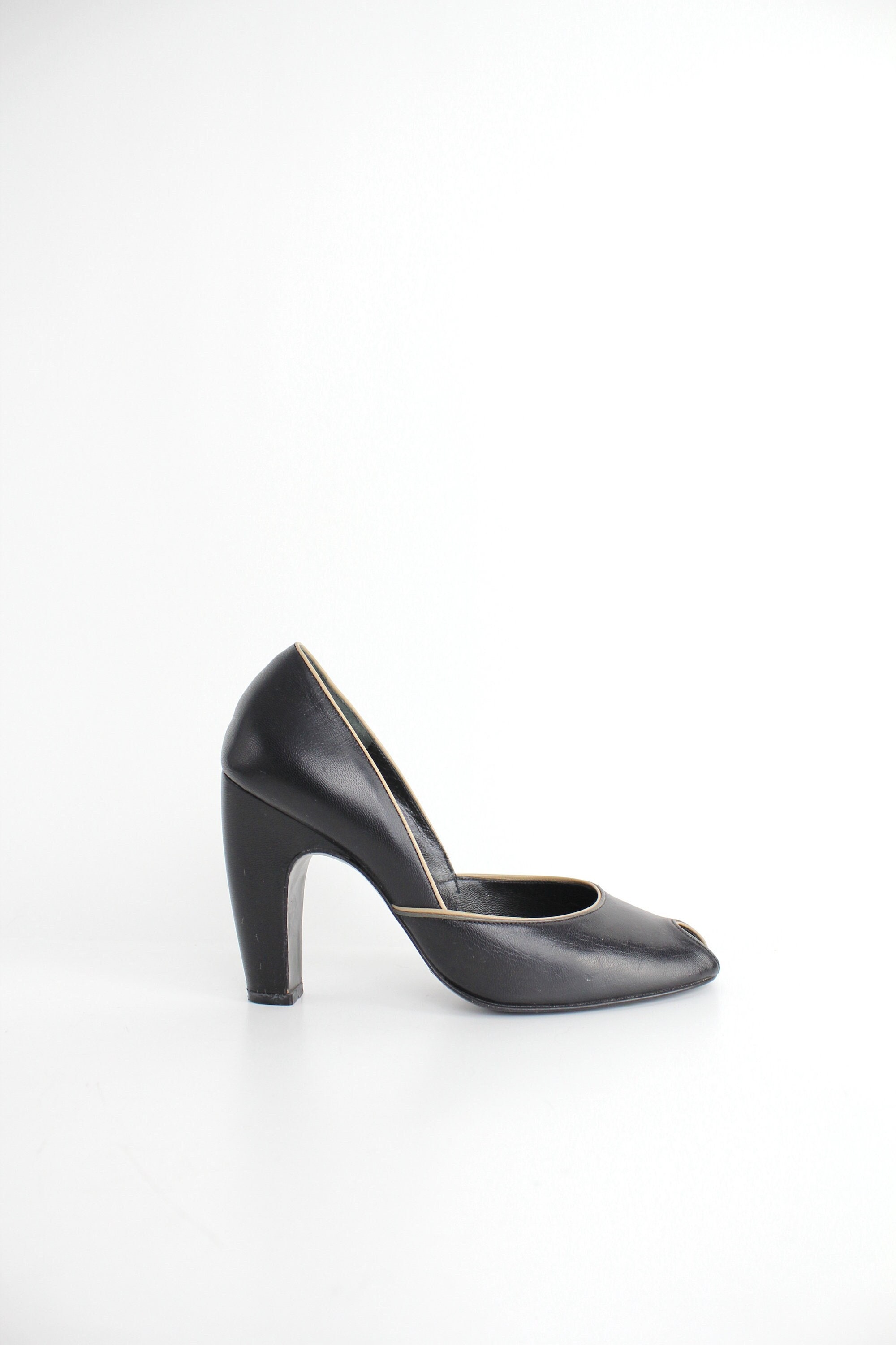 パンプス MIU MIU Black Leather Nappa Leather Pumps Miu Miu Nappa leather pumps for Women - Black in UAE | Level