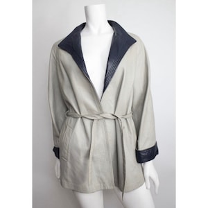 Veste en cuir grise vintage | Veste en cuir avec ceinture des années 1960 | Manteau en cuir gris et bleu marine | Fabriqué aux États-Unis| H
