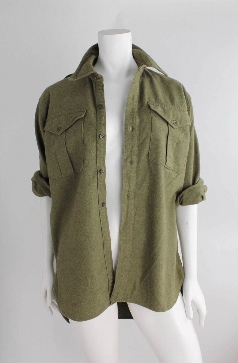 Vintage 1940s Irish Military Wool Shirt Utility Long Sleeve Wool Flannel Shirt Army Field Shirt From Belfast image 2