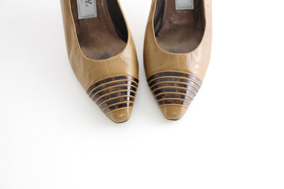 size 7 Vintage Bally Leather Pumps | 1980s Leathe… - image 2