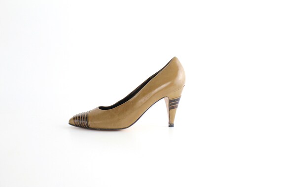 size 7 Vintage Bally Leather Pumps | 1980s Leathe… - image 5