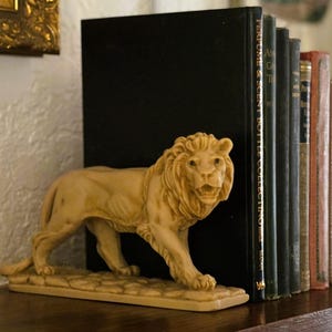 Vintage Lion Figurine Sculpture Statue Resin Bookend Decor