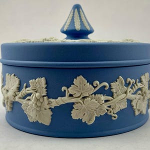 Vintage Wedgwood Jasperware 1974 Blue Trinket Box with Lid