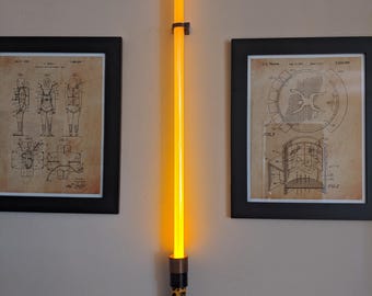 Lightsaber Wall Mount: Savi's Workshop Compatible, Horizontal Display