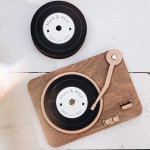 Personalisierte Schallplatte Untersetzer Set: Retro Musik Thema Gastgeschenke