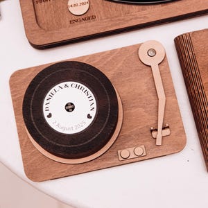 Personalisierte Schallplatten-Untersetzer-Set: Retro Musik Dekor, kundenspezifische Hochzeits-Gastgeschenke