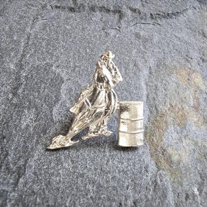 Barrel Racing Horse Silver Tone Lapel Hat Pin
