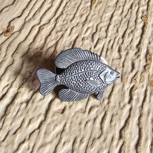 Silver Tone Pewter Metal Fish Badge Brooch Lapel Pin