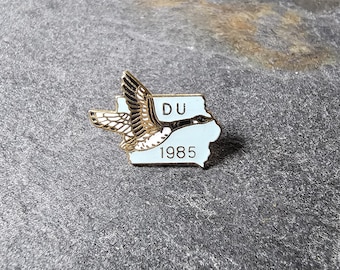 Ducks Unlimited 1985 Iowa DU Hunting Club Hat Lapel Pin