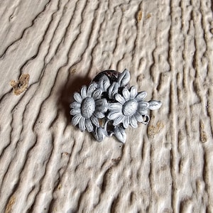 Vintage Sunflower Lapel Hat Pin Silver Tone Flower Brooch