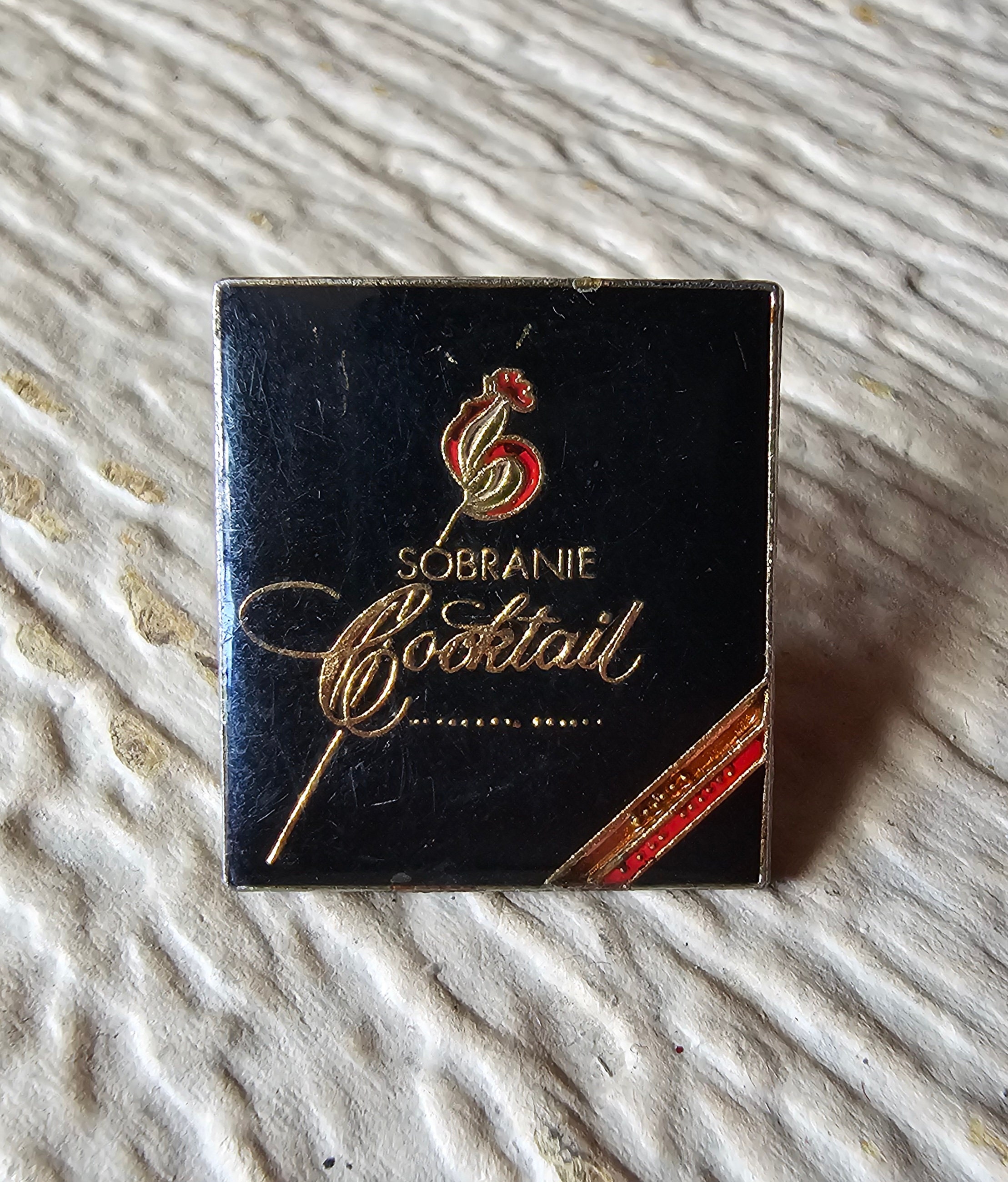Sobranie Cocktail Vintage Pin Badge | Australia