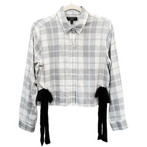 The Bow Shirt (white and grey crop)