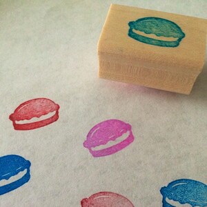 Timbro in gomma per macaron//timbro in gomma per dolci//timbro in gomma per dessert//intagliato e realizzato a mano