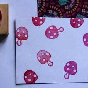 Pilz Stempel // Herbst Stempel // Erntedank Stempel // Fungi Stempel // Polka dot Stempel // Handgeschnitztes Stempelgummi
