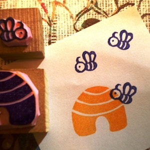 Rubberen bijenstempel//bijenkorfstempel// hommel// insecten// beestjes // twee handgesneden rubberen stempels van Happie stamps