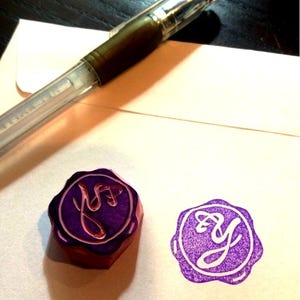 Custom wax seal stamp//Personalized monogram initial rubber stamp//Custom wax initial//Seal initial stamp //hand carved and hand crafted
