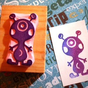 Tampon extraterrestre//Tampon ET//Espace extra-atmosphérique/OVNI/Gemences d'étoiles/Cadeau d'anniversaire pour garçon//Lémurie/Tampon en caoutchouc sculpté à la main par Happie stamps