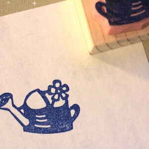 Tampon en caoutchouc pour arrosoir//Jardinage//Pouce verte//Fleur//Fermier//Tampon en caoutchouc sculpté à la main par Happie stamps