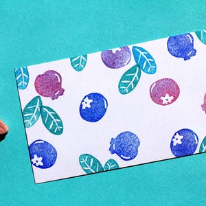 Juego de sellos de goma Huckleberry //Sellos de arándanos//Tarta de bayas//Frutas //Vegano//Vegano //Opción de menú//Cafetería //Tallado y elaborado a mano