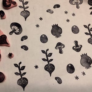 Jeu de tampons végétaliens//Tampons végétariens//Jeu de tampons légumes//Jeu de tampons aliments//Tampons d'options de repas//Sculpté et fabriqué à la main à la main