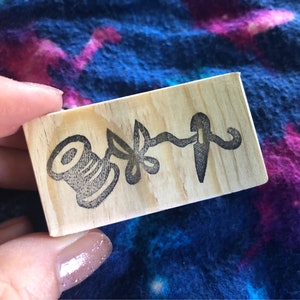 Nadelgummi Stempel//Spulengummi Stempel//Nadelgummi Stempel//Mit Liebe handgeschnitztes Stempelgummi von Happie Stamps