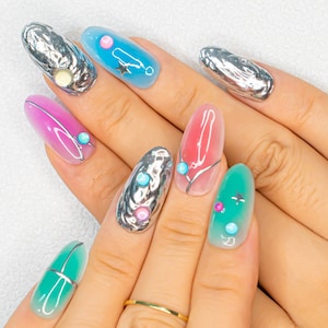 Y2K Silver & Pink Press on Nails | Y2K Long Oval Nails | Gyaru Nails | Metallic Silver Nails | Freestyle Nails | Star Nails | Dopamine Nails