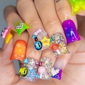 Kleurrijke bedels Duck Nails | Leuke 3D-eendpers op valse nagels | Nagelkunst en -ontwerpen met Kawaii-personages voor de herfst