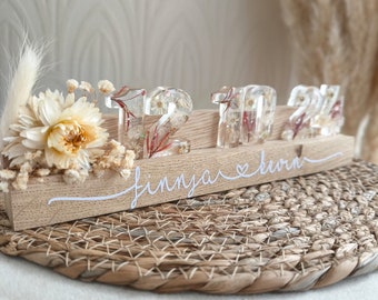 Wedding gift: Epoxy resin sign with beige and terracotta dried flowers and gold leaf | personalized | decoration