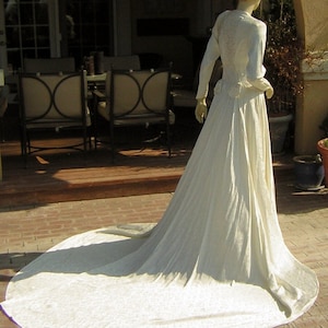 Vintage 30s 40s Wedding Dress Gown Huge Long Train Rich Vintage Vanilla Satin Brocade Tall & Slender Size S XS