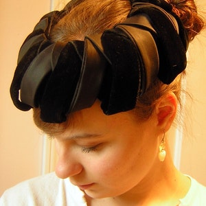 Cappello vintage anni &#39;50 con corona in velluto nero e raso di seta - Classy Topless