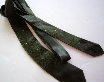 Vintage 1960s Elfant Neck Tie Black Green Paisley Tiny Blue Dots