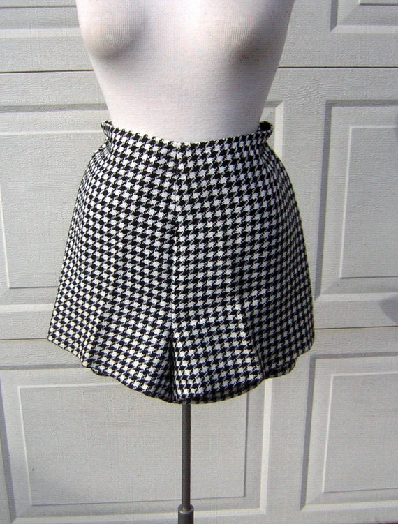 Vintage 60s HOUNDSTOOTH Dress with Matching High … - image 3