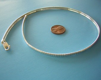 Sterling Silber Omega Kette Choker Halskette - signiert ITALY 925 - 16 "Smoke & Sleek Destash New Old Stock - MINT