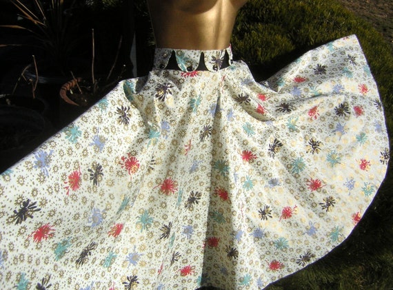 Vintage FULL Circle Skirt 50s Rockabilly Gold Pai… - image 1