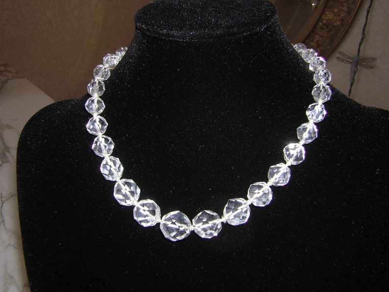 Collier Vintage Double Rangs En Cristal à Facette – Occasion Avec éclat
