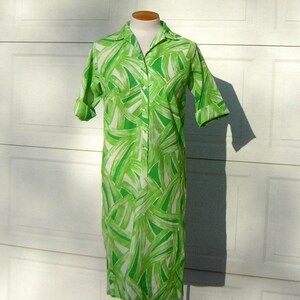 Green Shift Dress Citrus Lime Vintage 60s Simple Lines Easy Wear & Care - Bust 40&quot; Size 11 / 12